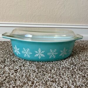 Vintage Pyrex Turquoise Snowflake Large Oval Casserole with Lid 045 2.5 Quart